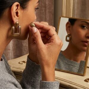 Vintage Door Knocker Earrings Square Gold Tone